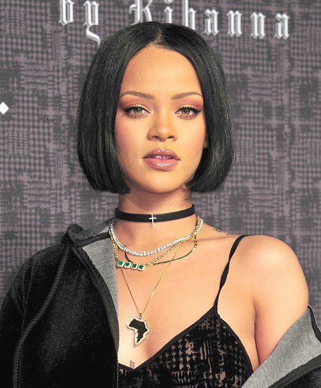 rihanna-choker-dress-trends-mavatar